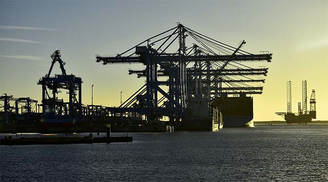Overslag haven Rotterdam daalt met 6,9%