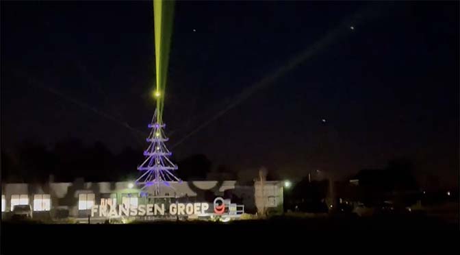 Franssen Groep bouwt enorme kerstboom met licht en muziek
